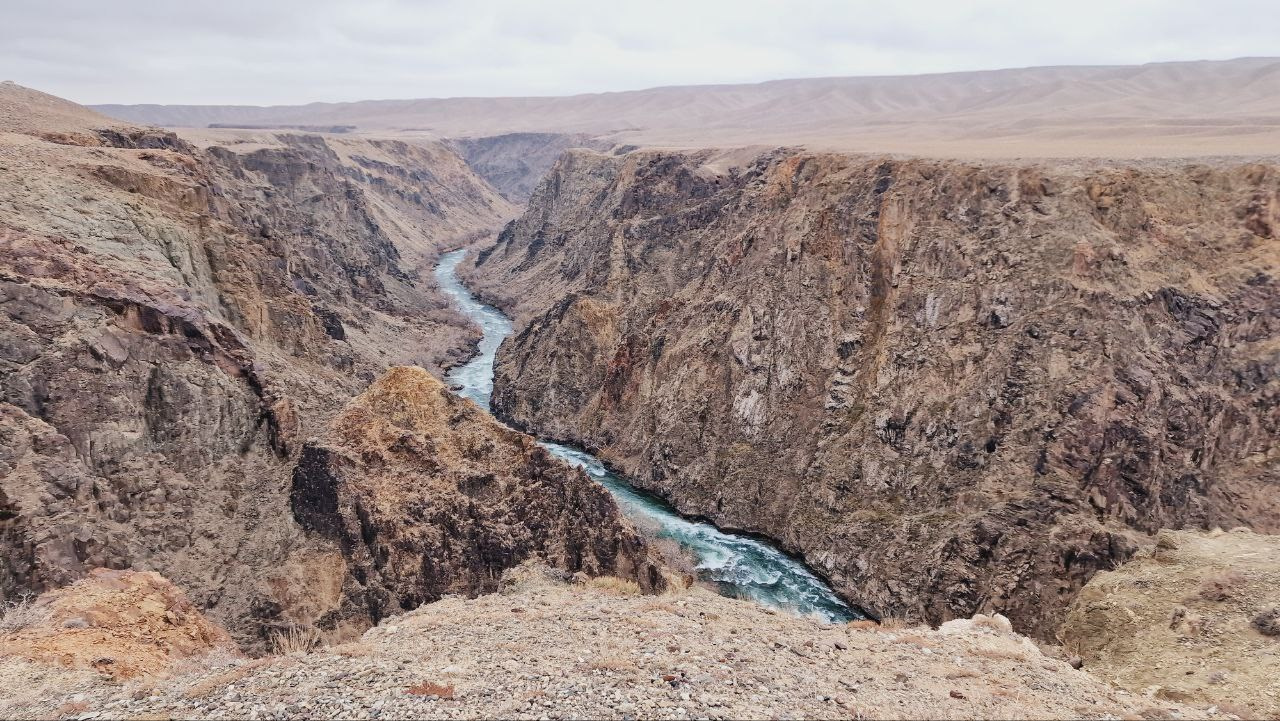 Melon Travel в Алматы: экскурсии и джип туры в Чарынский каньон, озера Каинды, Кольсай, Иссык, национальный парк Алтын Эмель