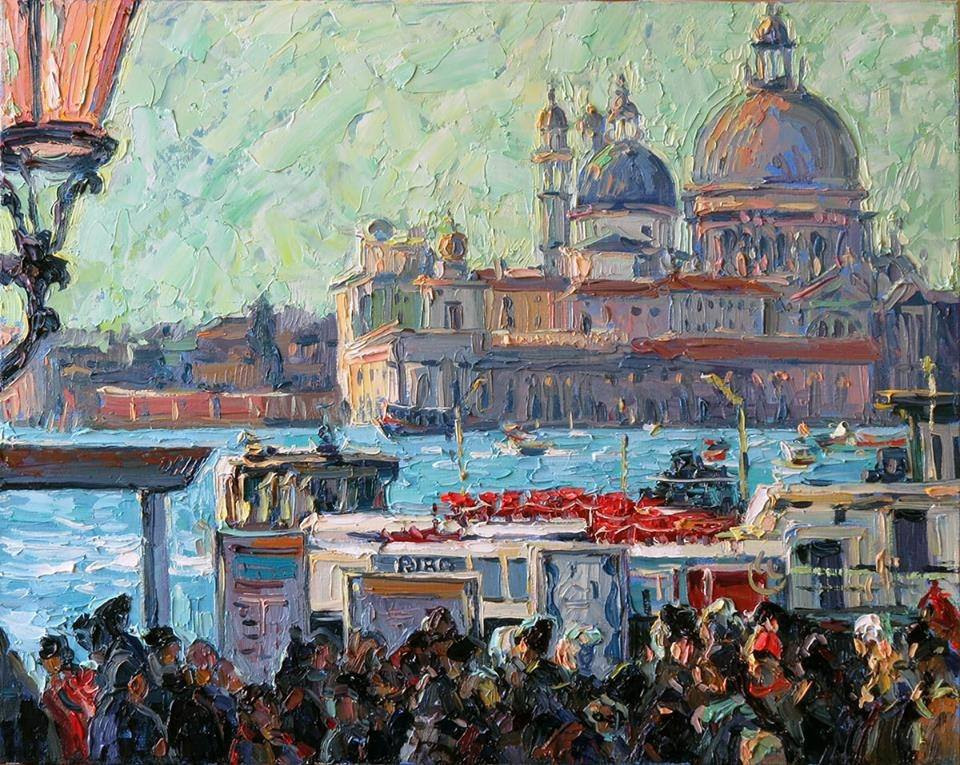 Queue for the vaporetto in Venice