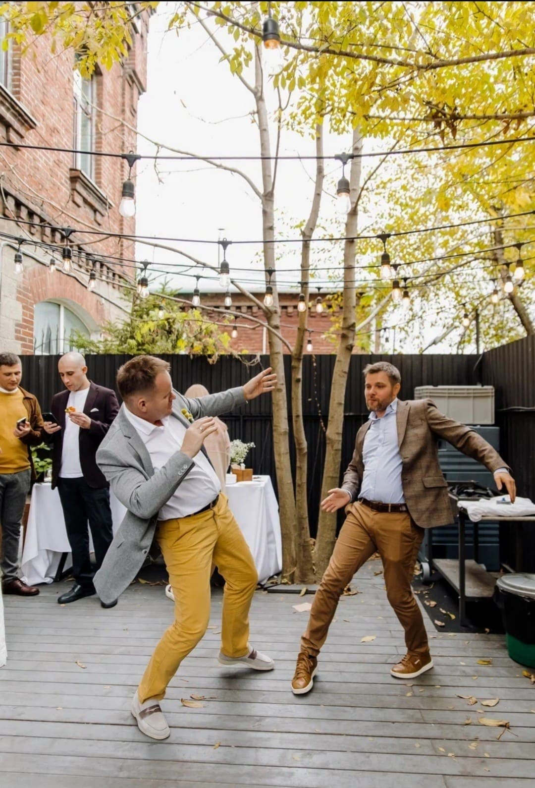 Свадьба в Дворике Владивосток. Организация свадеб и других мероприятий во Владивостоке от «Рядом быть»