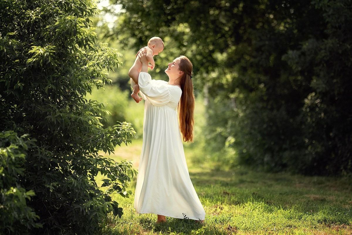 Фотосессия материнства на природе. Tatyana Nadezhdina Family photographer