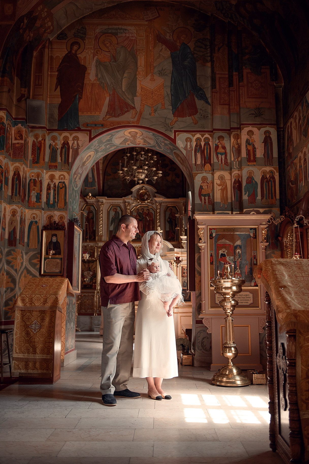 Фотосъемка крещения в храме, крещение в храме Рождества Богородицы в Крылатском