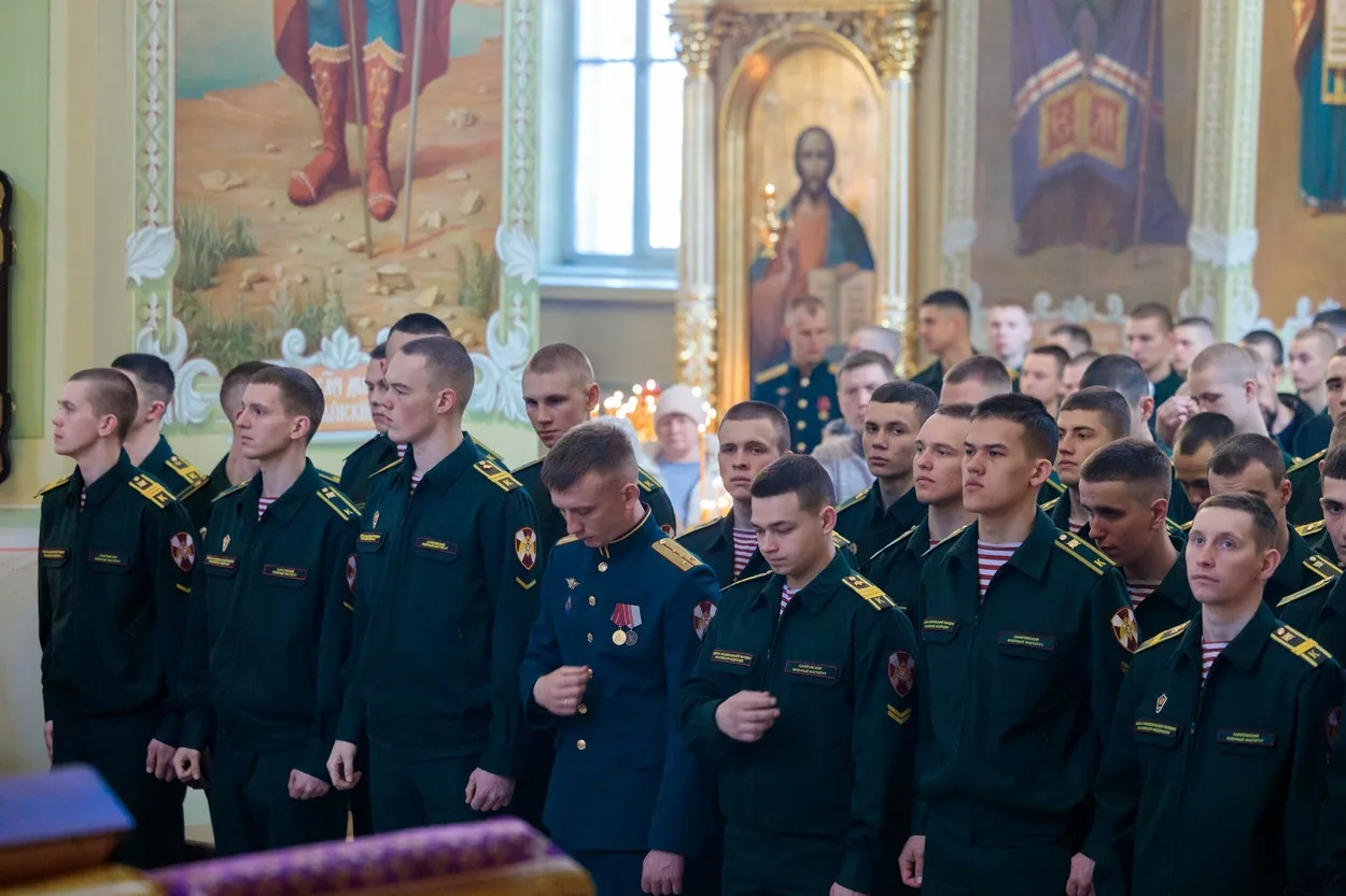 МИТРОПОЛИТ ИГНАТИЙ СОВЕРШИЛ БОЖЕСТВЕННУЮ ЛИТУРГИЮ В ПОКРОВСКОМ СОБОРЕ. Саратовское Северо-Западное благочиние