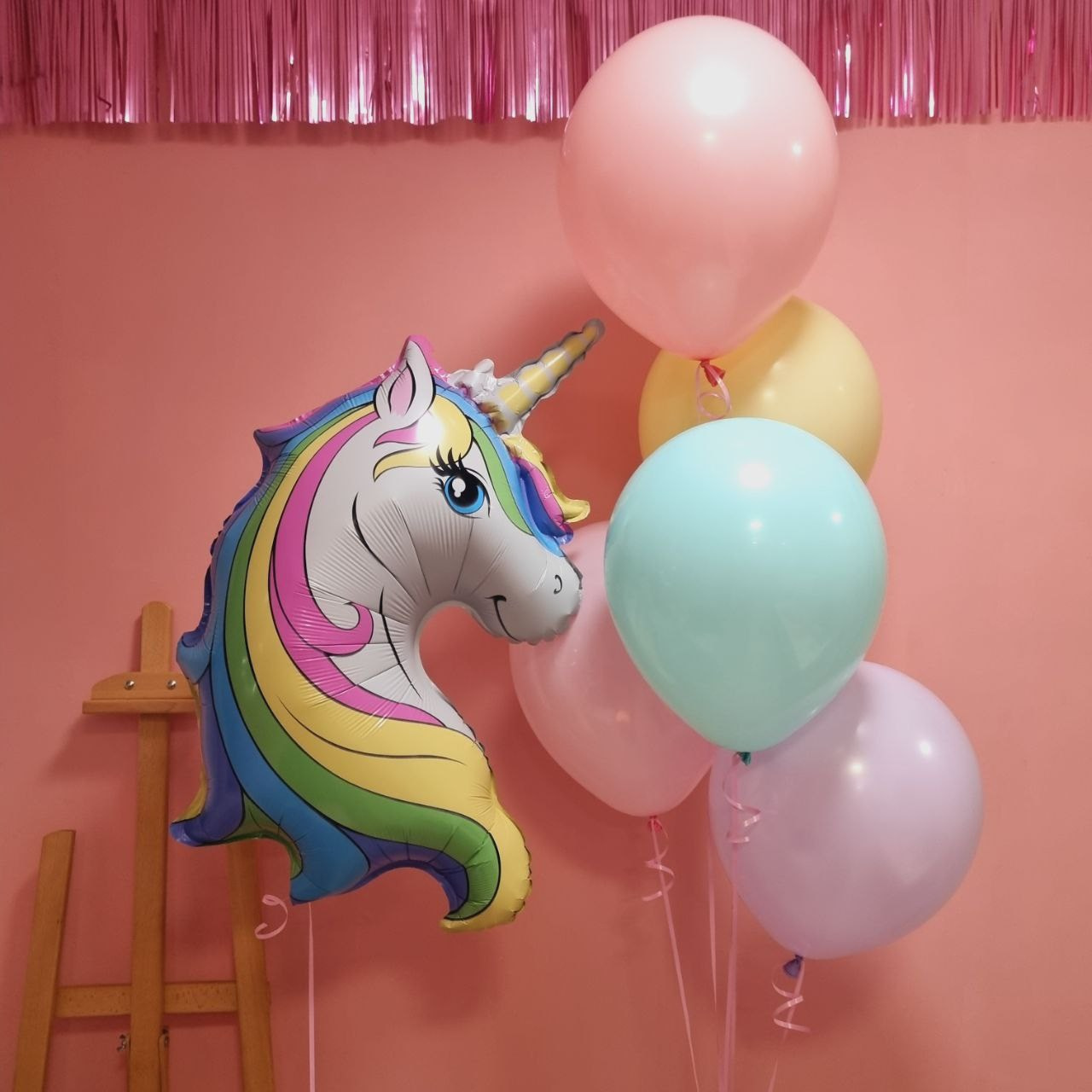 Balino prvi rodendan dostava balona Novi Sad dostava balonaBeograd. Шары с гелием, фотозоны Нови Сад Белград. Balone i dekoracije od balona Novi Sad Beograd