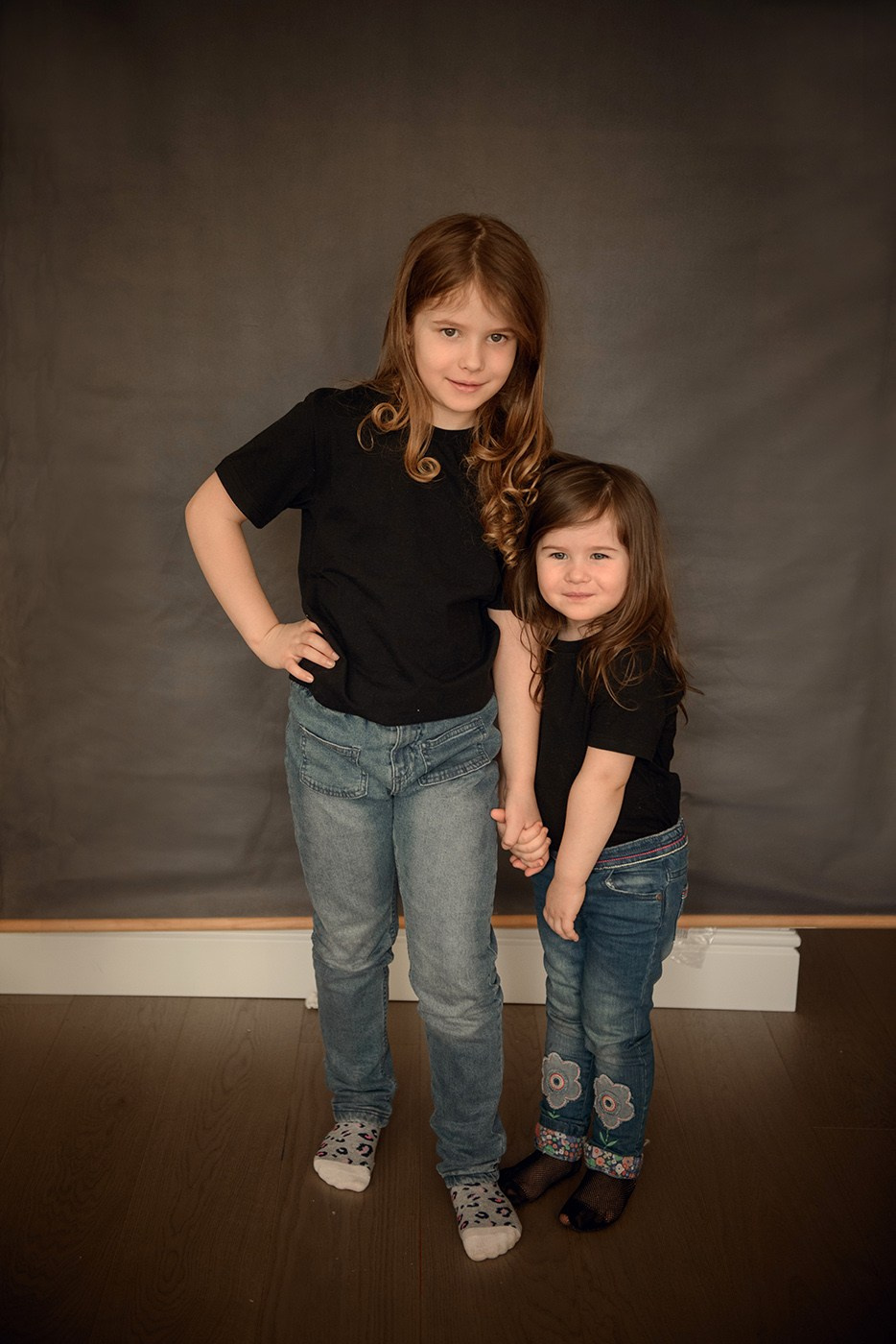 A family photo shoot at home, a family with a newborn baby. Photographer Elena Carruthers, Scotland