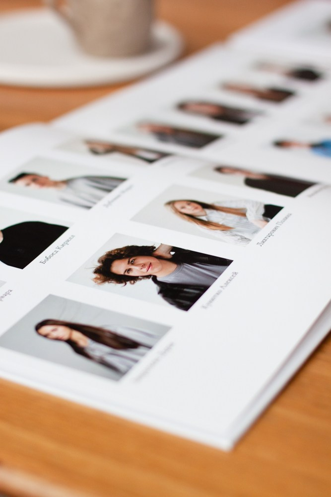 Выпускные альбомы Cardsi