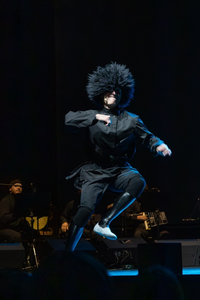 Репортаж с премьеры спектакля «Я, бабушка, Илико и Илларион» в Музыкальном театре «Градский Холл»