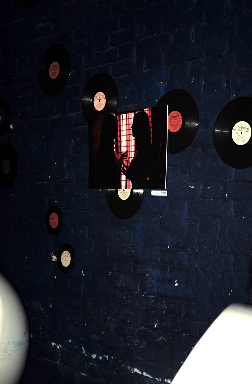 14.02.2025 // Открытие фотовыставки Love is in the бар. Фотовыставки serebro.gallery, в которых автором можешь стать ты! | Москва