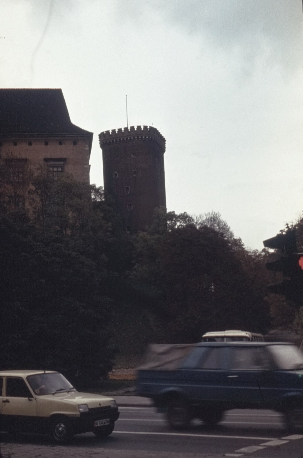 КРАКОВ, ОСЕНЬ 1990. СНИМАЛ ДЕДУЛЯ. Nebyl