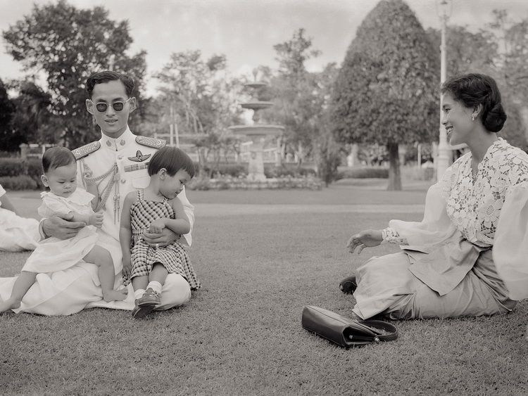 Рама IX — король Таиланда и его фотографии