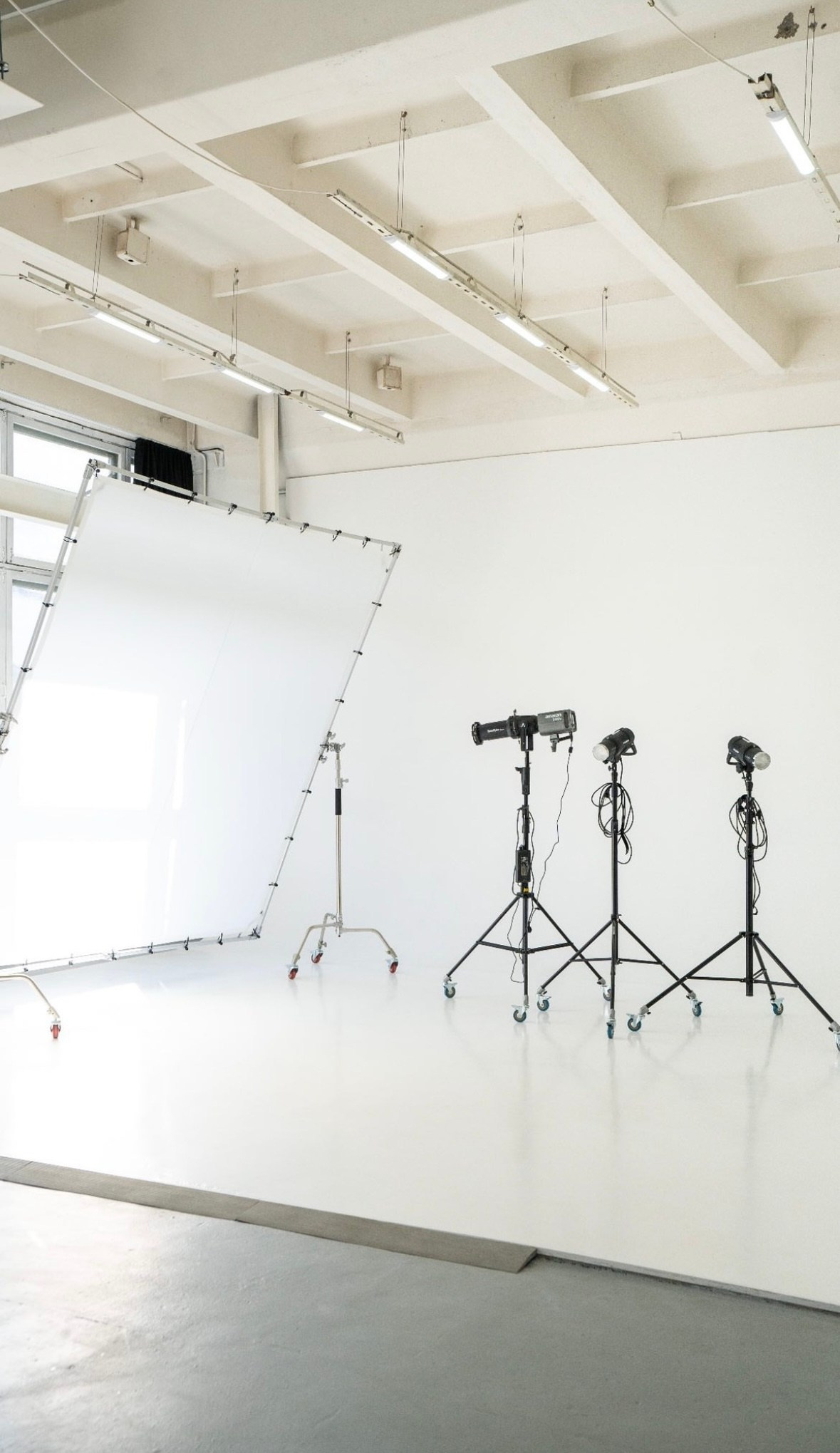 Фотостудия MARK — идеально подходит для съёмок в разных стилях. Фотограф в Минске Людмила Дутко