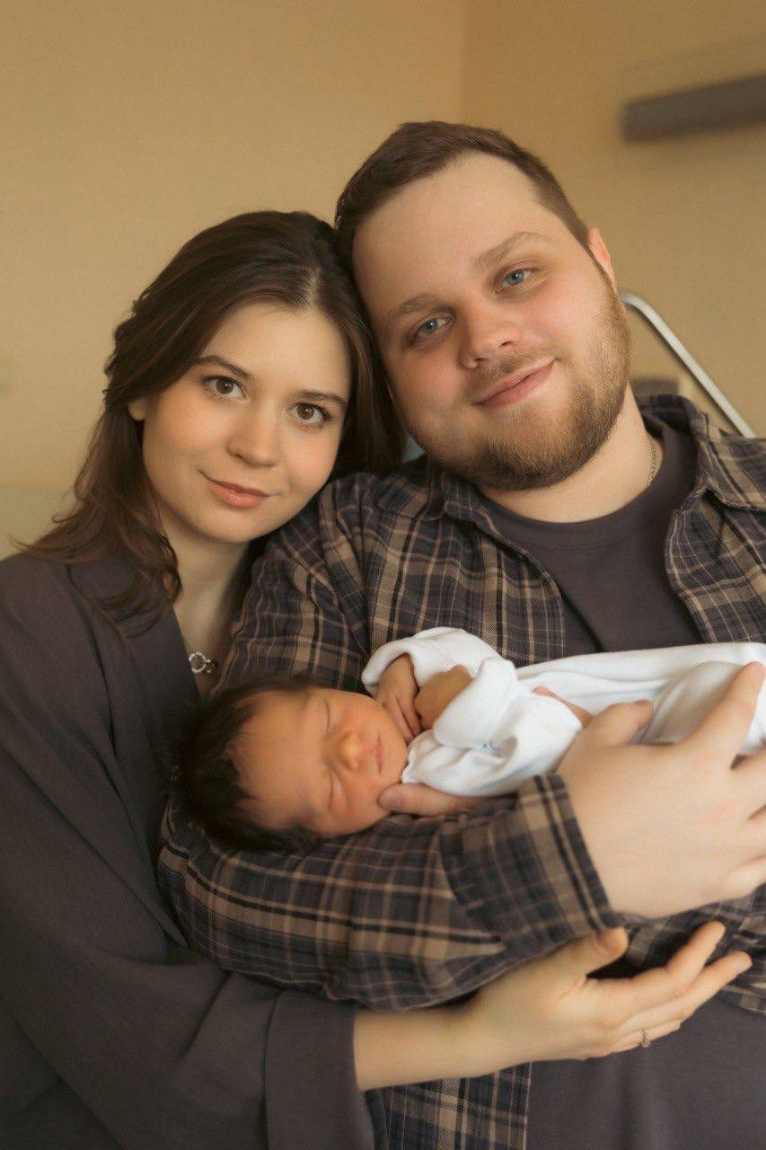 Выписка из роддома. Родильный дом № 8 ГКБ № 15 им. О. М. Филатова. Фотографы на роды в Москве. Фото и видео родов. Фотопроект «Продолжение рода»