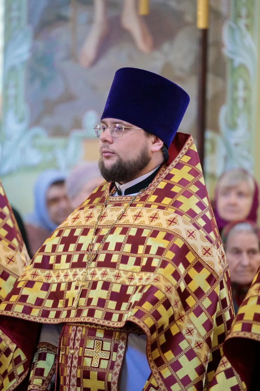 МИТРОПОЛИТ ИГНАТИЙ СОВЕРШИЛ БОЖЕСТВЕННУЮ ЛИТУРГИЮ В ПОКРОВСКОМ СОБОРЕ. Саратовское Северо-Западное благочиние