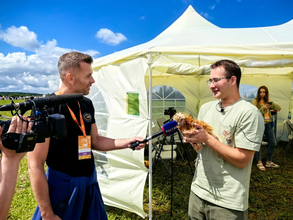 В нашей студии мы снимаем ролики на хромакее (зеленом фоне). Фото и видеосъёмка в Ярославле | Студия The One — от 2500 ₽/час