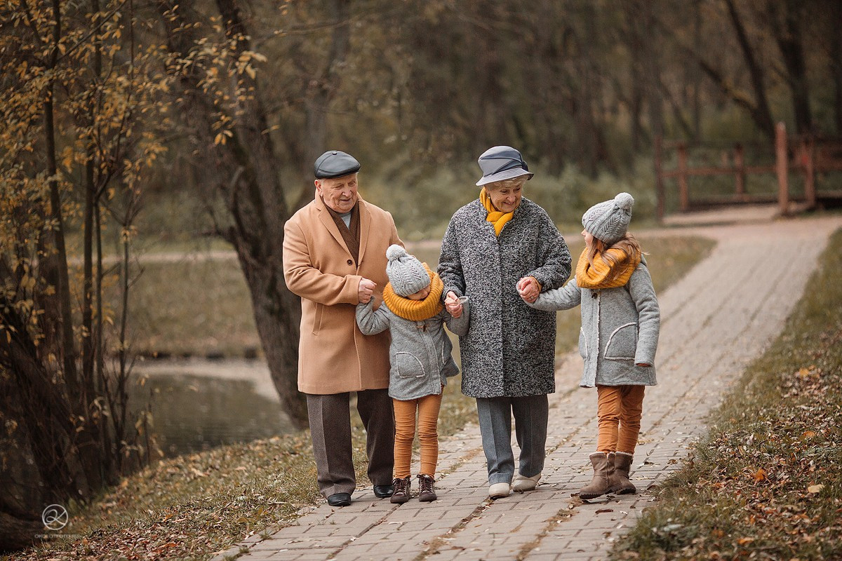 Фотосессия семьи с бабушкой и дедушкой, семейная фотосессия