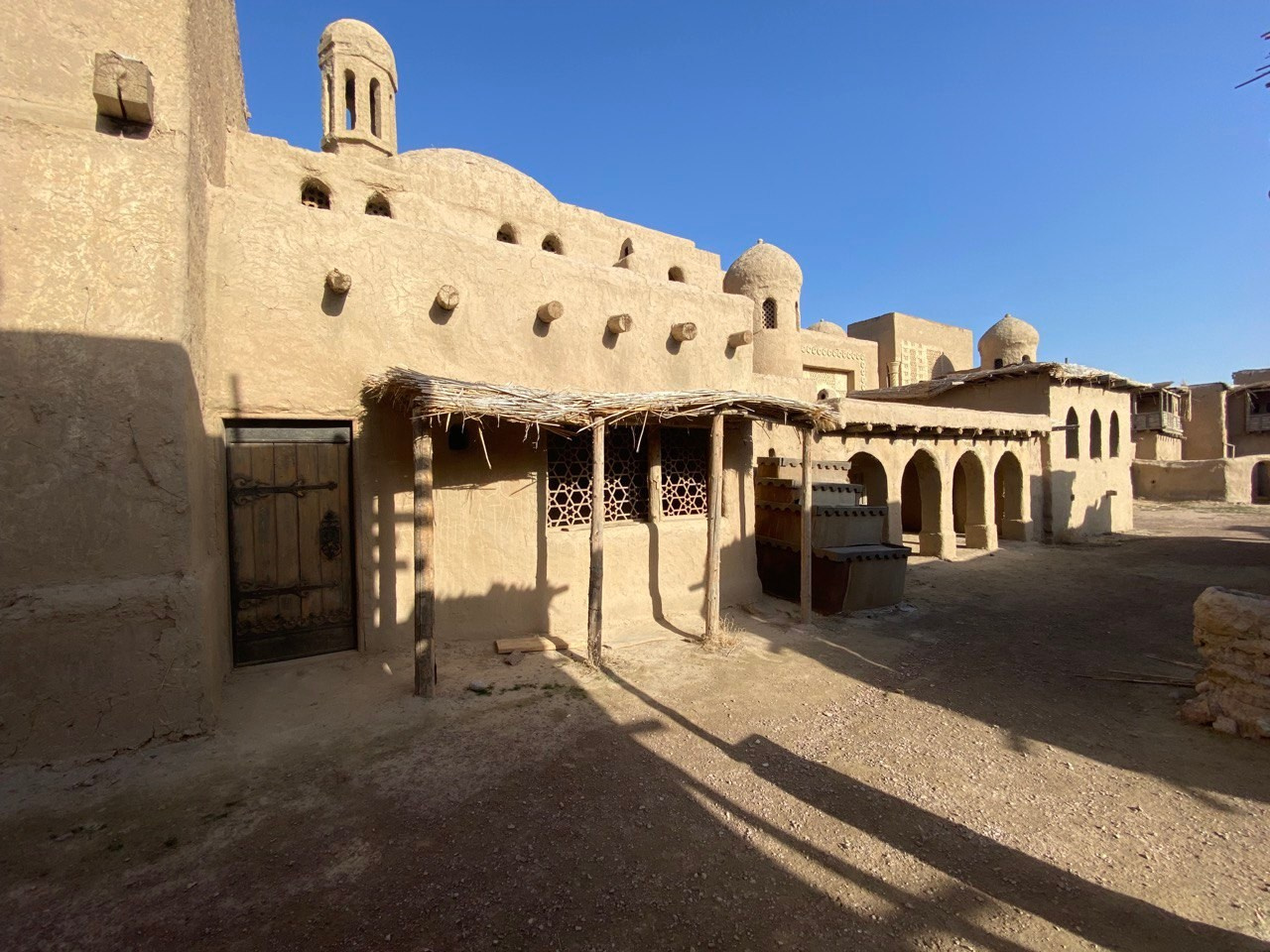 Экскурсия и тур в Город Кочевников и к Петроглифам Тамгалы Тас Будда из Алматы