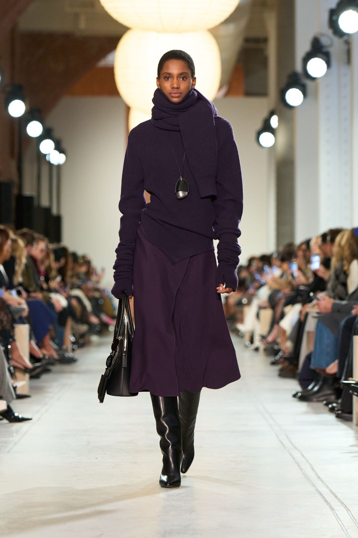 Тренды осени 2025: стильные образы, которые преобразят ваш гардероб и украдут взгляды прохожих. Екатерина Ананенко: персональный стилист из Красноярска