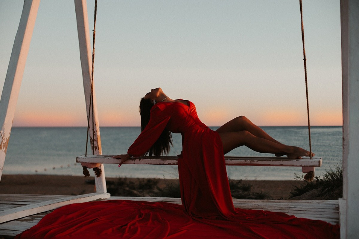 ЛЕТЯЩИЕ ПЛАТЬЕ. Https://malovafoto.ru