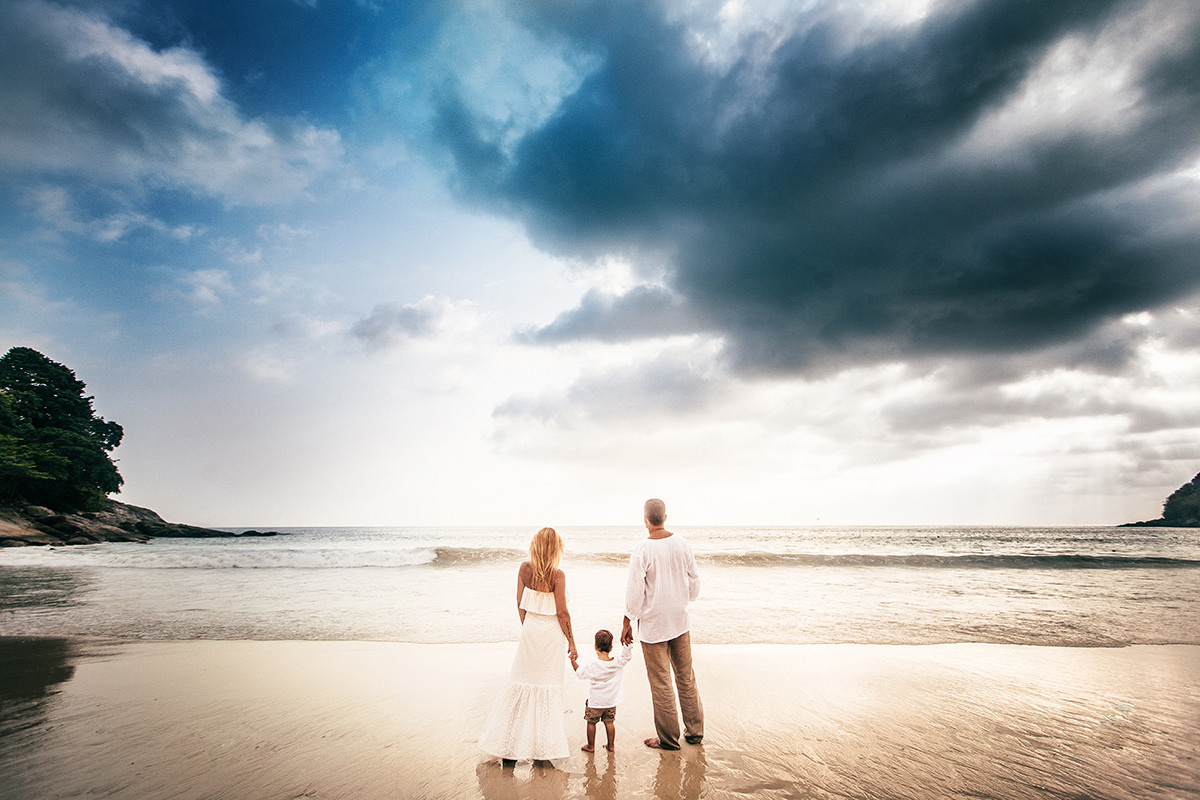 Прекрасный закат на пляже