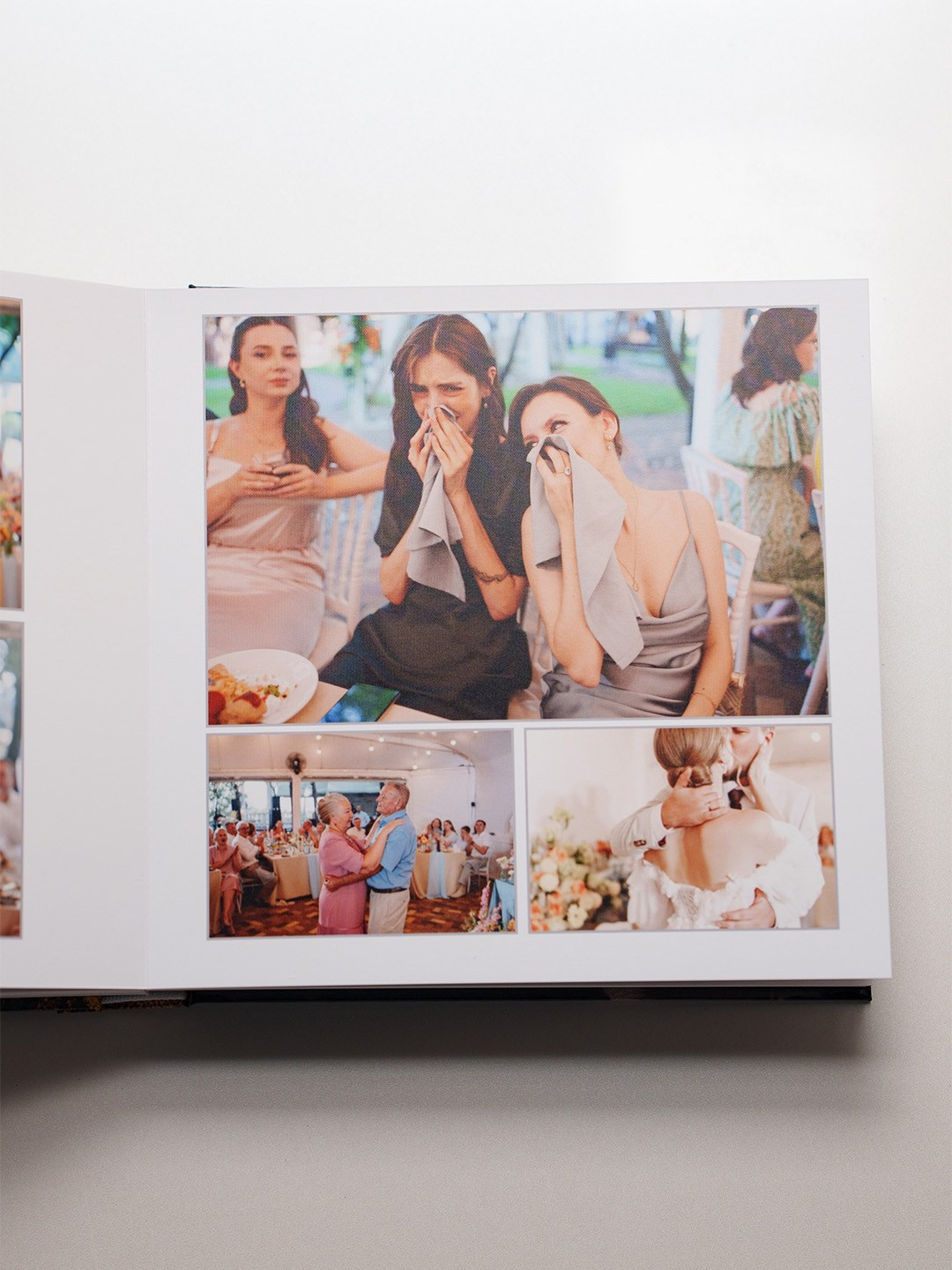 Разворот свадебной фотокниги премиум-класса. Пример работ фотографа Андрея Сайфутдинова по фотосъемке и изготовлению фотокниг в Ростове-на-Дону.