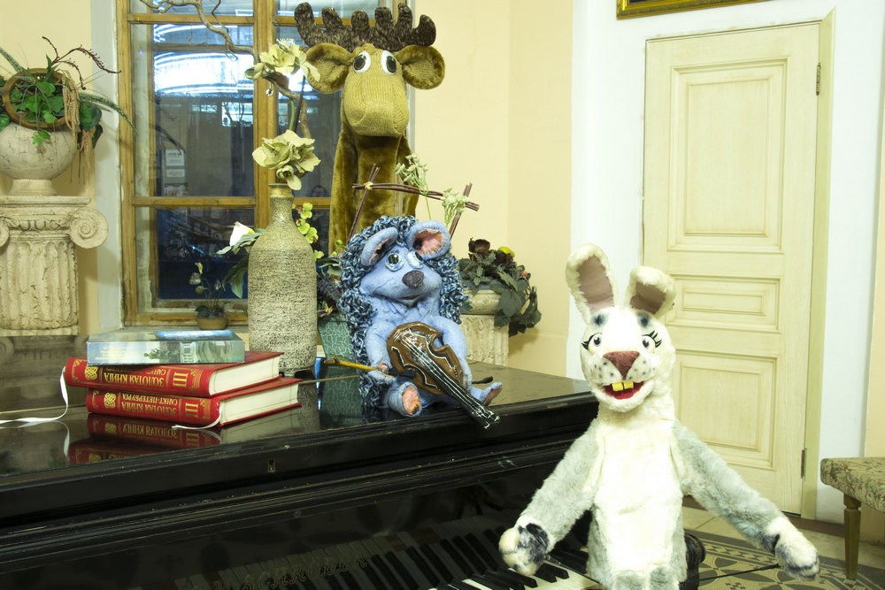 «Зелёная лошадь»  или   «Вежливый лось» кукольный спектакль сказки с Люсей Вороной. Дом Шрёдера