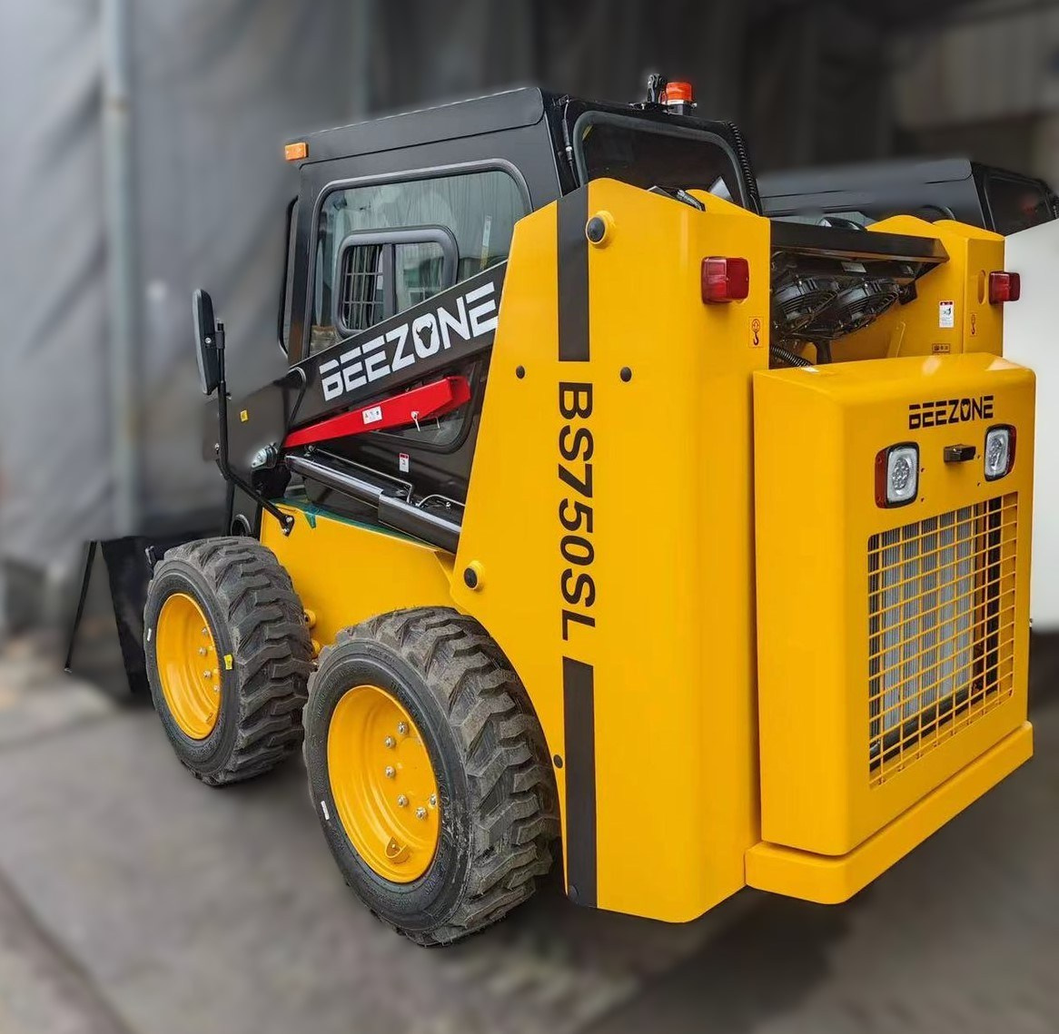 Фото миник Beezone BS750SL. Продажа и обслуживание грузовой техники и спецтехники в г. Новосибирск компания СТИ