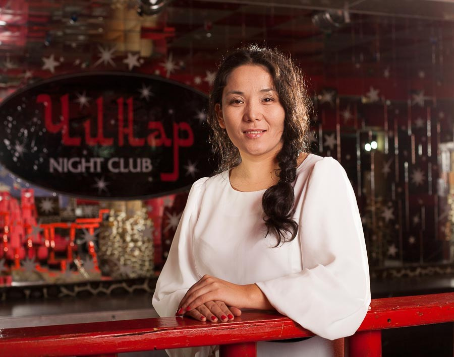 Деловой (бизнес) портрет. Фотостудия Алматы. Фотосъемка Алматы. Фотосессия Алматы. Фотокурсы. Обучение фотографии. Аренда студии