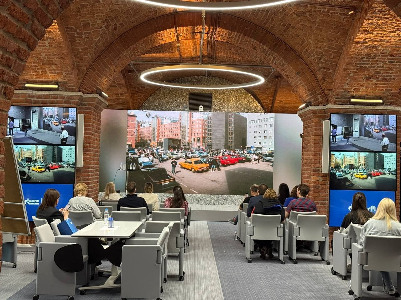 История развития автомобильного сообщества с коллекцией сложностей и их решений. Автомобильный фотограф Антон Цырулев