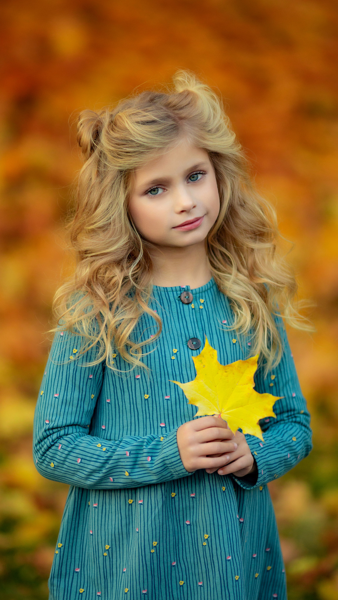 Алина на осенней фотосессии. Детский и семейный фотограф с животными в Москве Гурьева Надежда