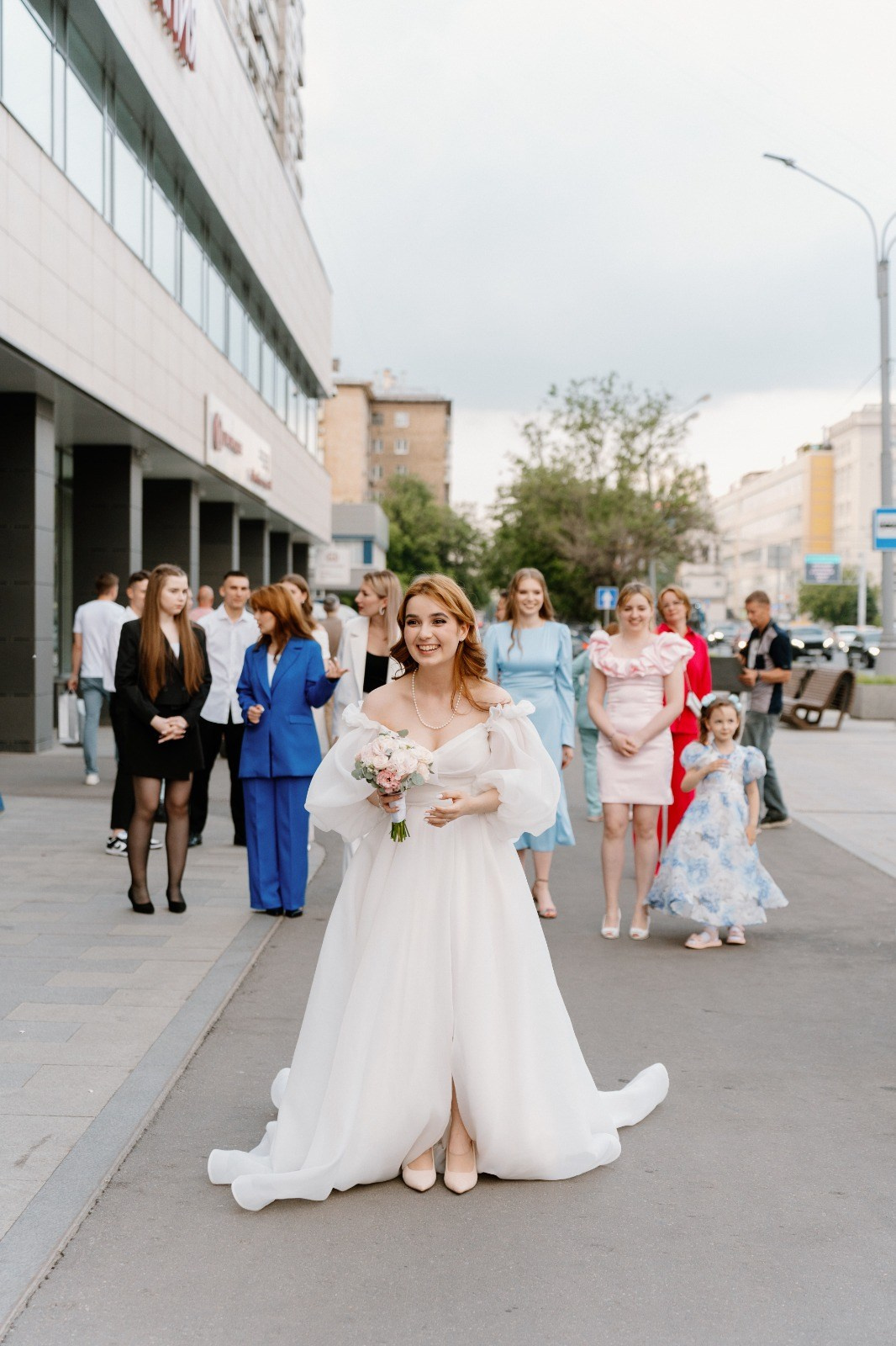 Я занимаюсь событийной, свадебной, товарной, студийной… фотографией