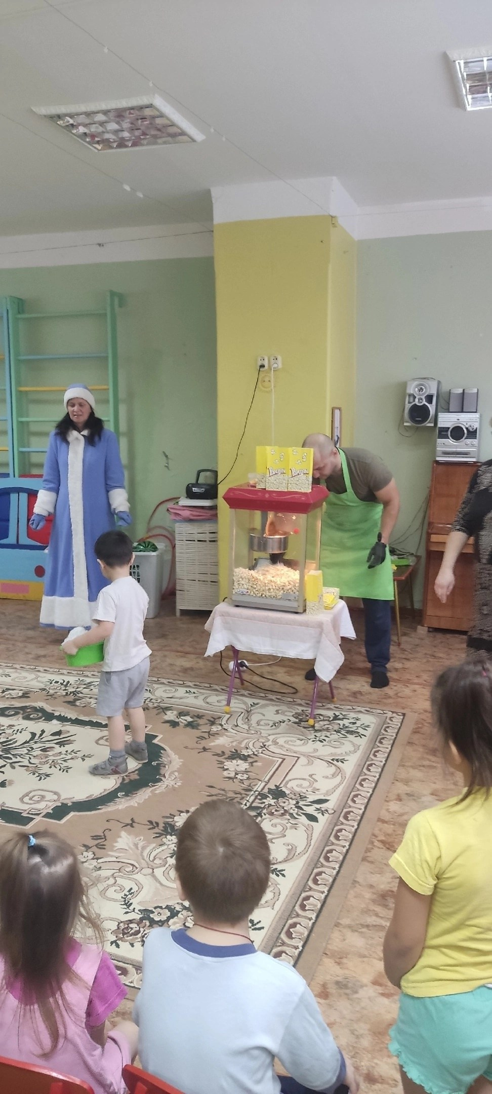 Новогодние подарки для детишек дет.сада круглосуточного содержания. НРОО КЦ "Собаковод"