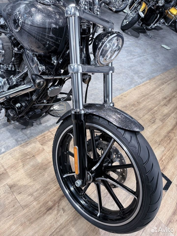 Купить Harley-Davidson Breakout ABS Hard Candy Custom (Softail/Dyna) — подробнее на сайте. Hello Davidson, Москва. Только хорошие мотоциклы…