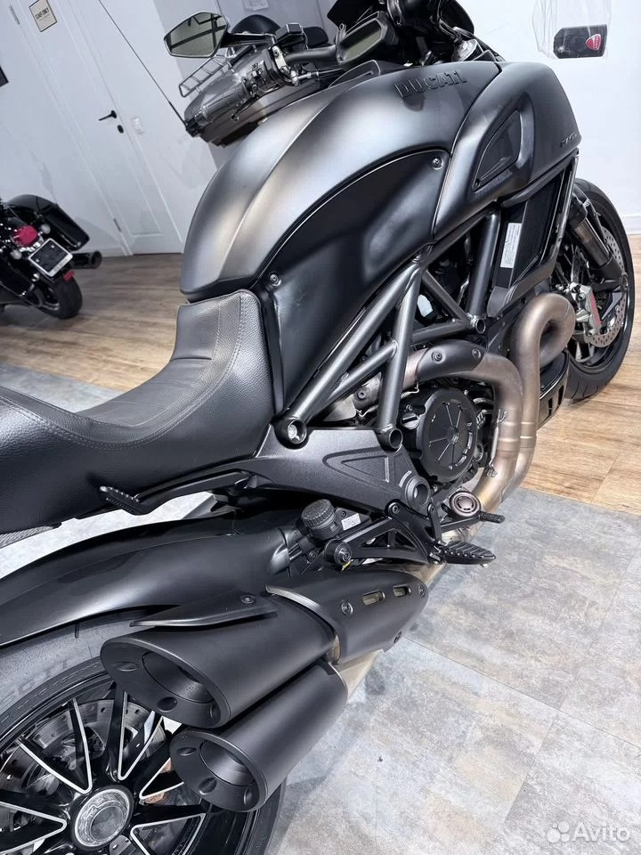 Купить 2015 Ducati Diavel (Dark Stealth) — подробнее на сайте. Hello Davidson, Москва. Только хорошие мотоциклы…