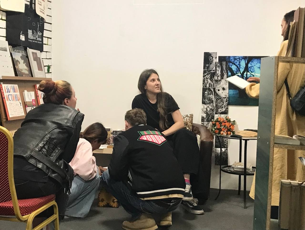 Презентация фотокниги «Beetlemania», 21.10.2023, г. Ростов-на-Дону, независимый книжный «В порядке». Лера Круглова