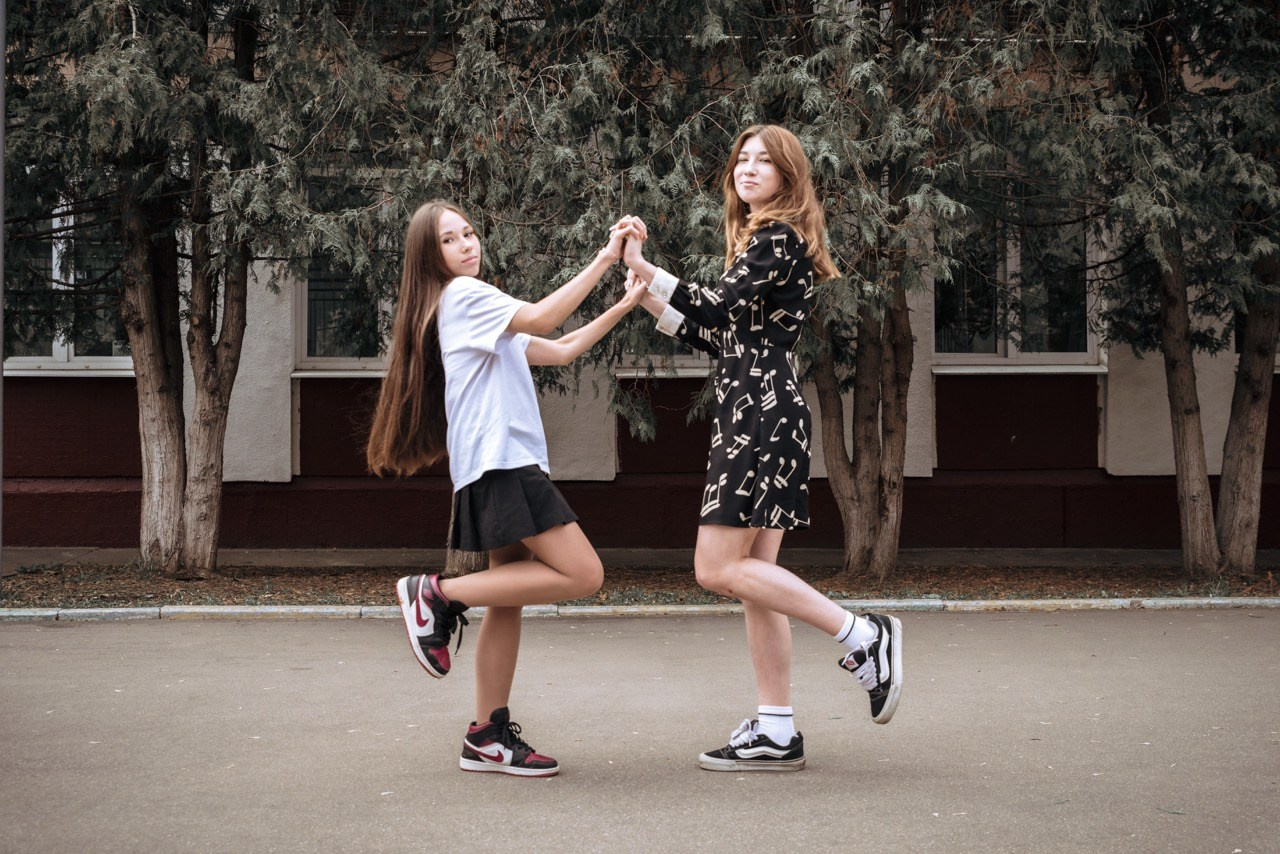 Выпускной альбом для класса — фотосессия в школе, пожелания и видео в Москве. MILATE — выпускные альбомы, фотосессии и видео в Москве