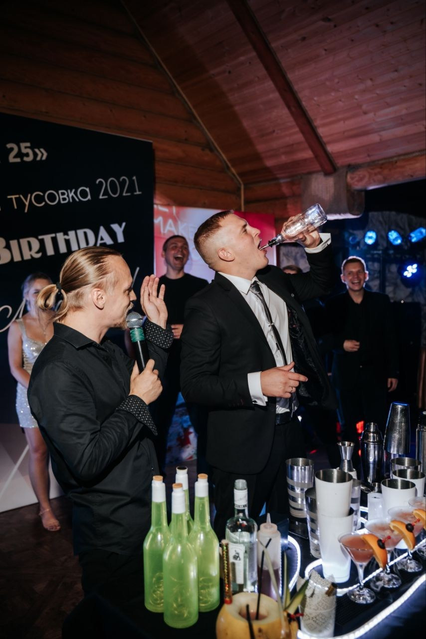 Ведущий + диджей + 1 из 8 моих услуг в подарок!