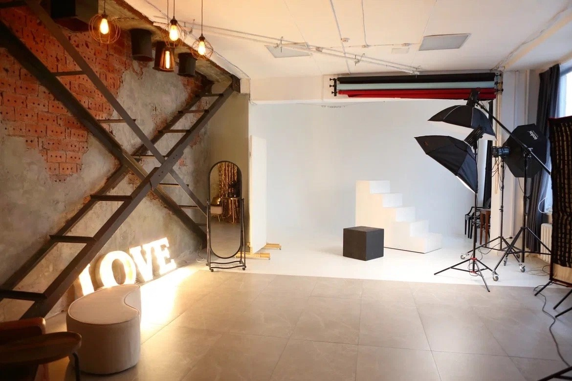 Подборка фотостудий с фотографиями интерьера. Свадебный и семейный фотограф и видеограф в Екатеринбурге Полянские Тимур и Анастасия