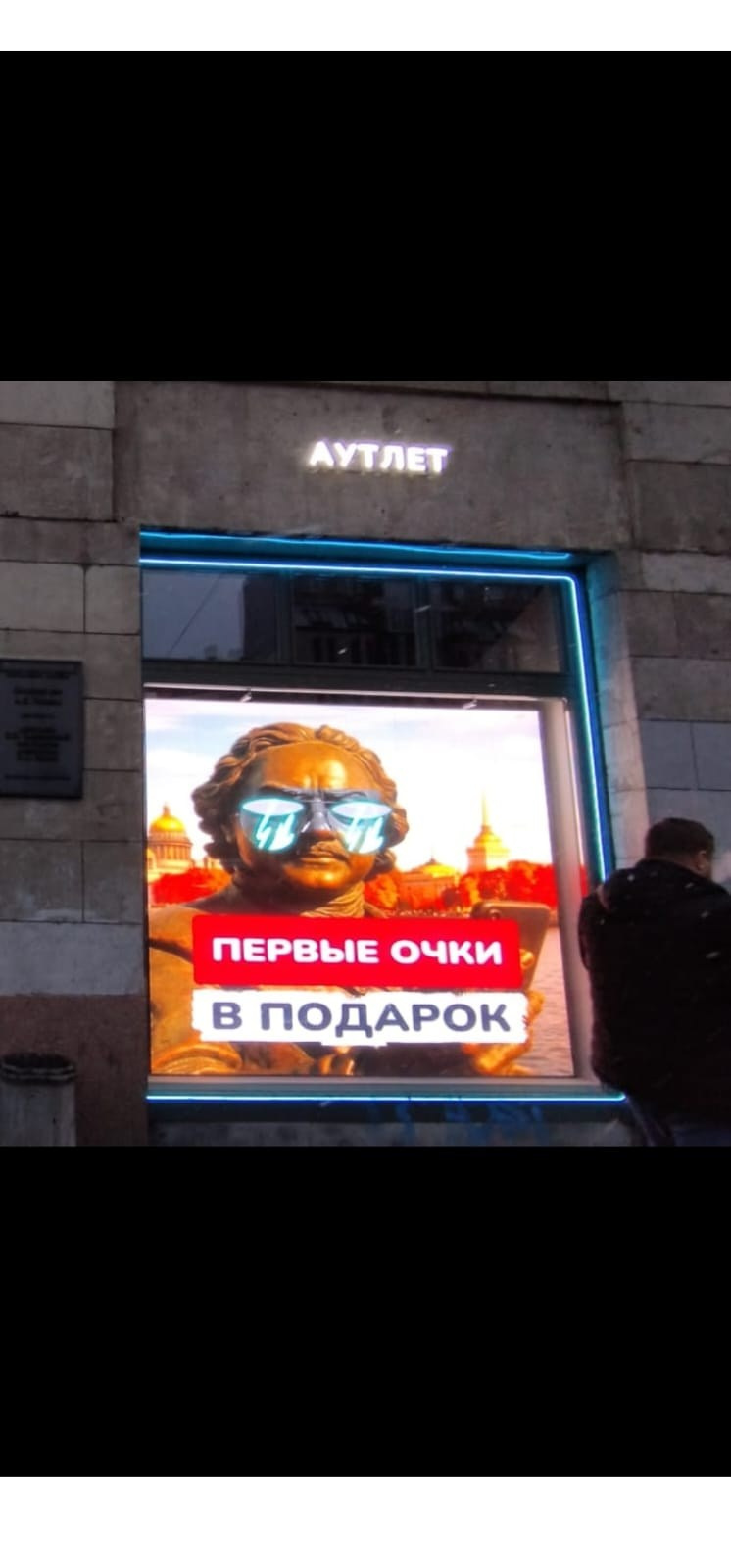 Нейро креатор Сара Кинбер: нейрофото, генерация видео, генерация изображений для бизнеса