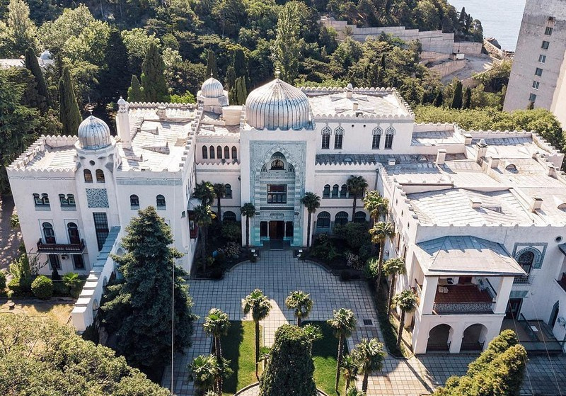 Локации для фотосессии в Ялте. Профессиональная фотосъемка в Крыму. Натуральные эмоции и живые кадры. Забронируйте дату прямо сейчас!