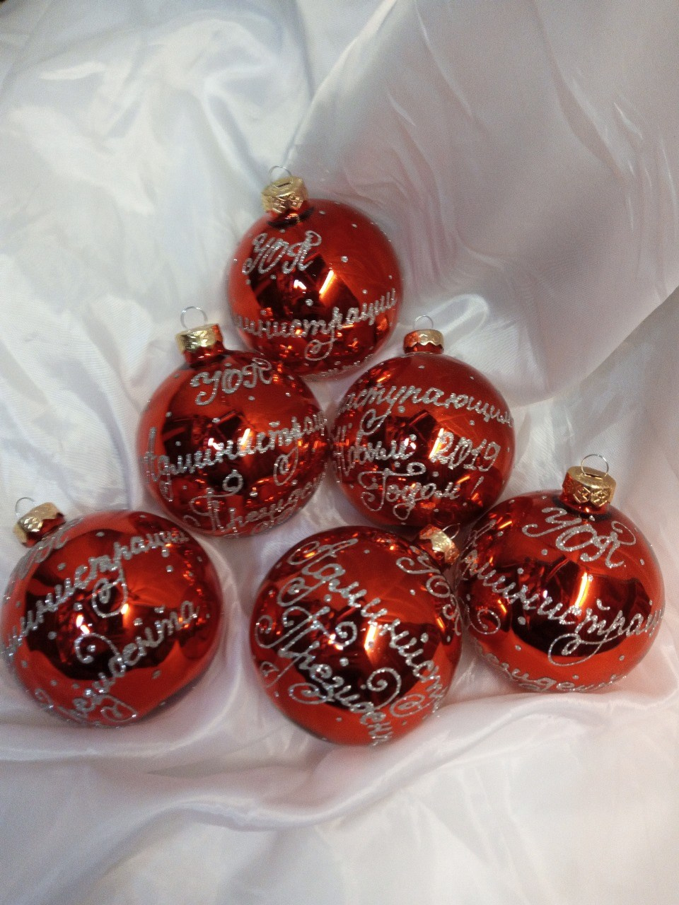 Елочный шар с росписью-Ваш лучший подарок на Новый Год. Арт-вечеринки и мастер-классы в Москве для взрослых и детей