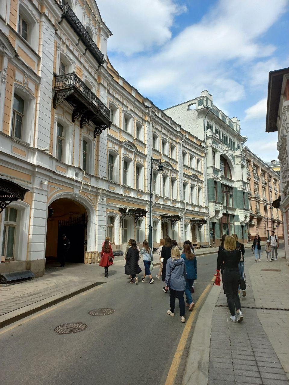 Экскурсия: «Разрушенные здания и судьбы Никольской». Экскурсовод и фотограф в Москве Татьяна Балеевскиих