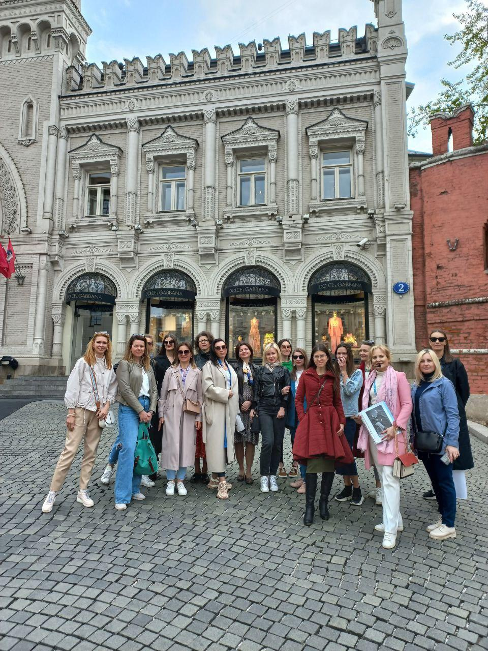Экскурсия: «Разрушенные здания и судьбы Никольской». Экскурсовод и фотограф в Москве Татьяна Балеевскиих