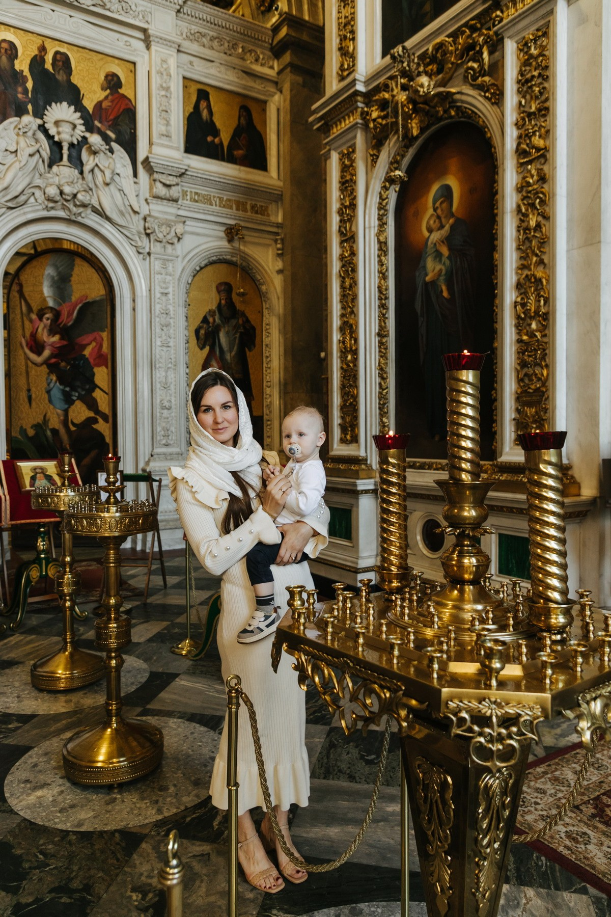 Крещение в Исаакиевском соборе, можно ли крестить а исаакиевском соборе, проводят ли крещение в исаакиевском, сколько стоит крещение в собре исаакиевский, где покрестить ребенка спб, лучшие церкви для крещения спб