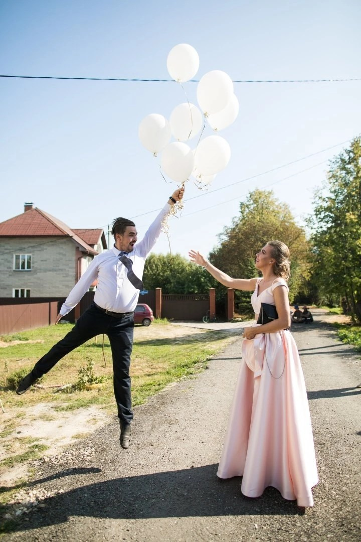 Фотограф Дмитров Дубна Лобня видеограф Дмитров на свадьбу и не только в Москве, Дмитрове или Дубне — в каждом кадре я сохраняю эмоции, которые не смогут забыть даже ваши внуки. Профессиональная репортажная съемка без шаблонных поз. Пишите — создадим историю вместе! #СвадебныйФотографМосква #фотографДмитров #ФотосвадьбаДубна #фотосвадьбаДмитров