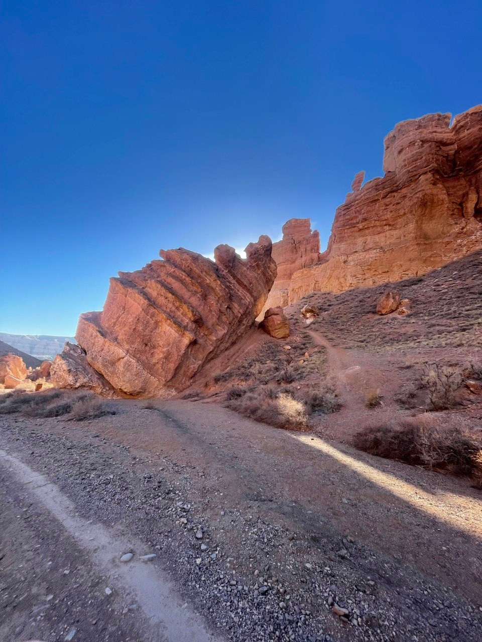 Экскурсия и тур на озера Каинды и Кольсай, Чарынский каньон и Черный каньон из Алматы