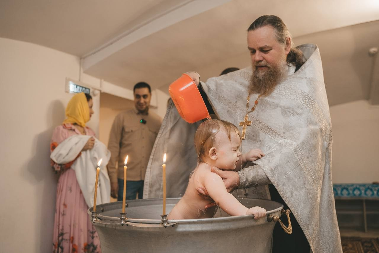 Фотосъемка на Таинство Крещения — фотограф и видеограф на Крещение ребенка в Москве. Фотографы на роды в Москве. Фото и видео родов. Фотопроект «Продолжение рода»