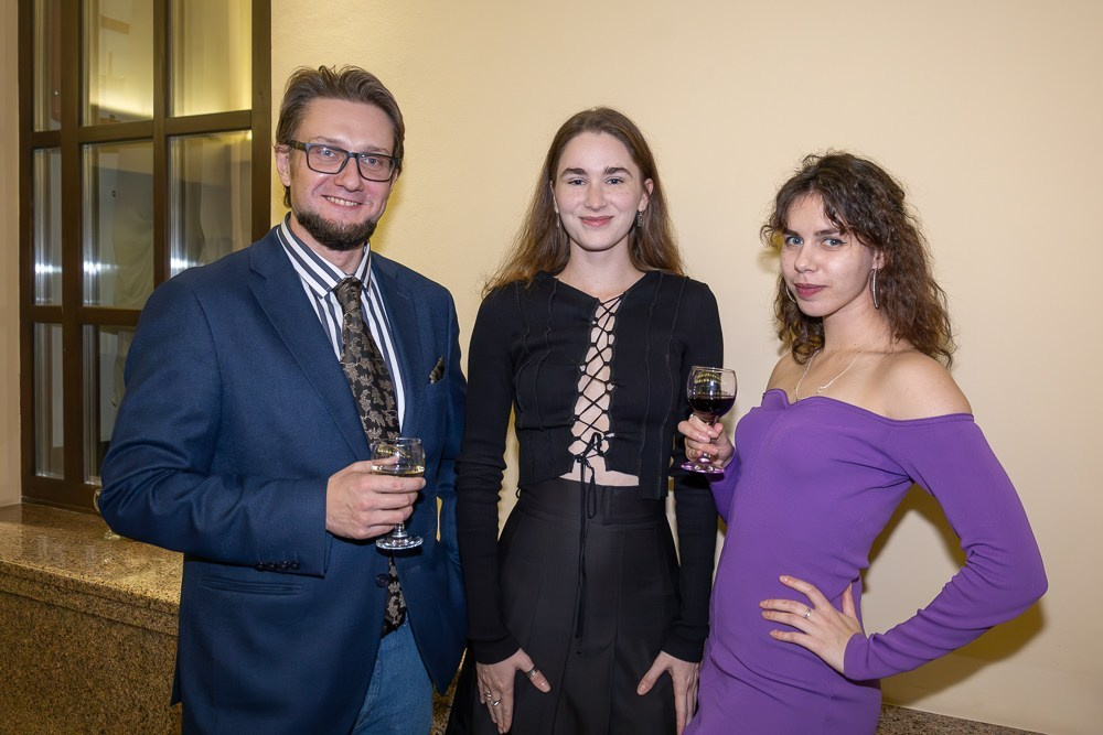 Репортаж с премьеры спектакля «Я, бабушка, Илико и Илларион» в Музыкальном театре «Градский Холл»