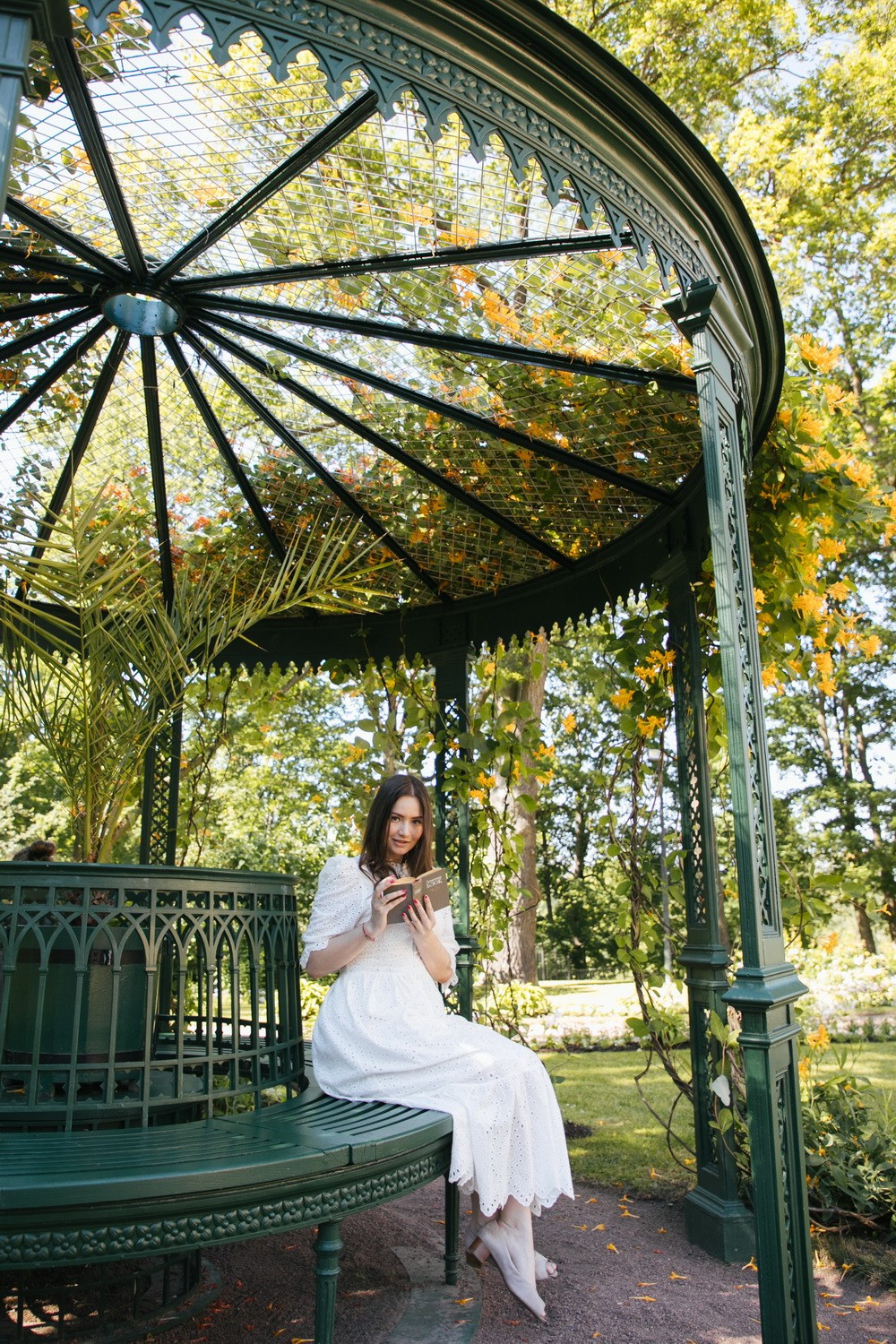 Лавстори в Петергофе, где прогуляться Петергоф, свадьба в Петергофе, как записаться в загс Петергоф, красивые места для свадьбы, фотограф на свадьбу, свадебный фотограф в Петергофе, прогулка,