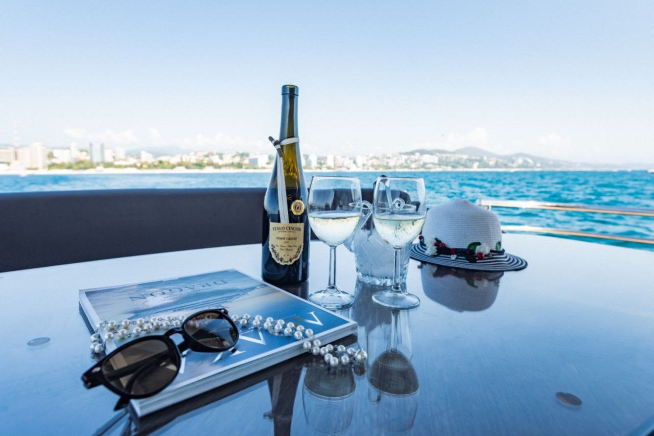 Яхта Алексум Аренда Яхты в Сочи Яхтанаморе YACHTNAMORE YACHTANAMORE