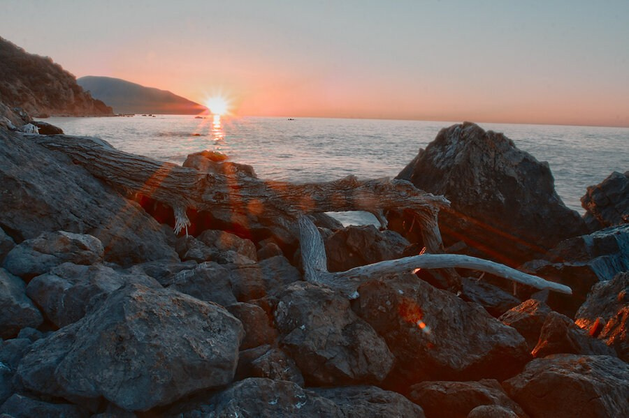 Локации для фотосессии в Ялте. Профессиональная фотосъемка в Крыму. Натуральные эмоции и живые кадры. Забронируйте дату прямо сейчас!