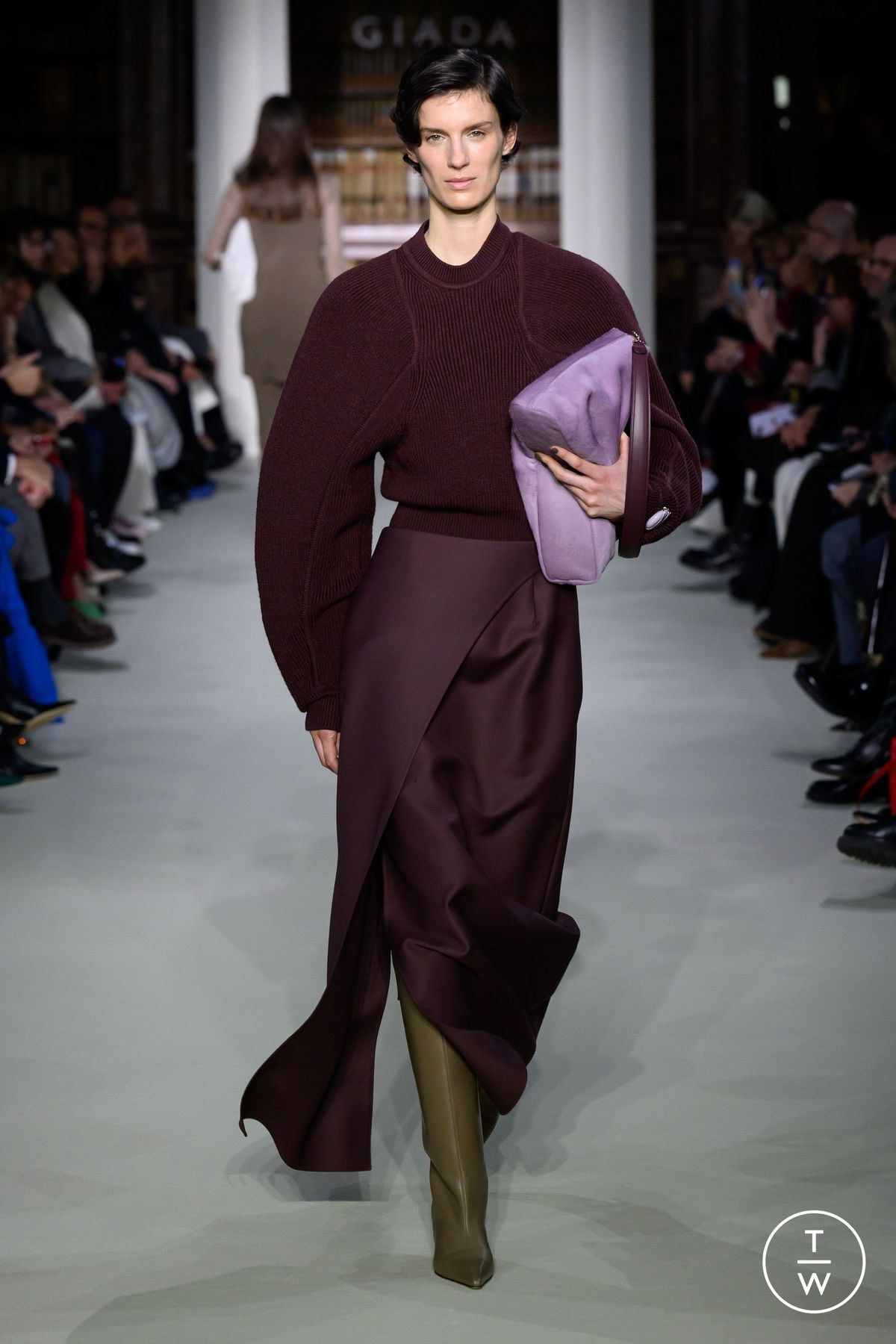 Тренды осени 2025: стильные образы, которые преобразят ваш гардероб и украдут взгляды прохожих. Екатерина Ананенко: персональный стилист из Красноярска